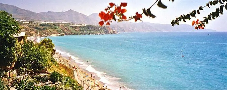 Apartamento Nerja 1ª linea de Playa de Burriana , terraza grande al mar España