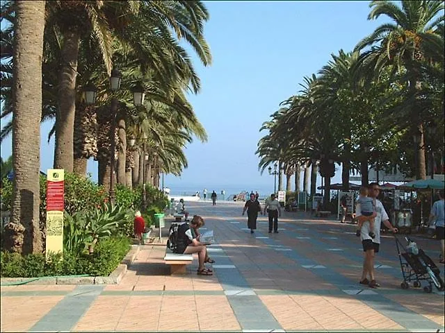 Apartamento Nerja 1ª linea de Playa de Burriana , terraza grande al mar España