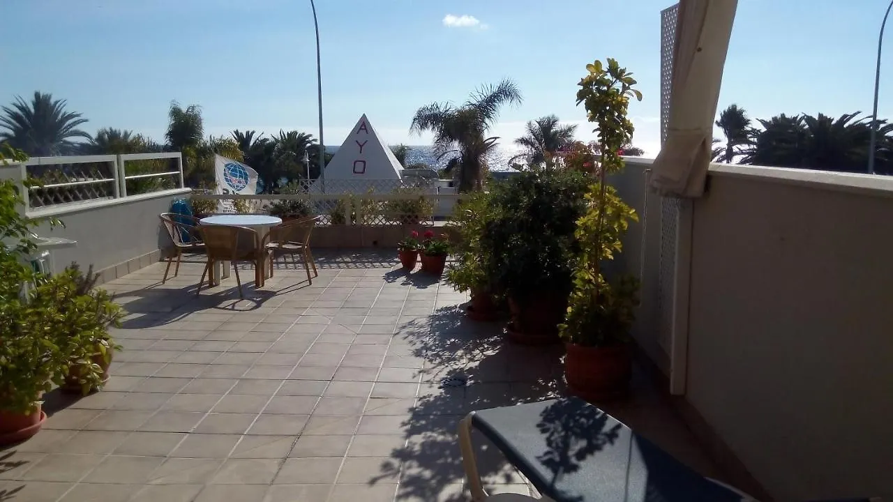 Apartamento Nerja 1ª linea de Playa de Burriana , terraza grande al mar