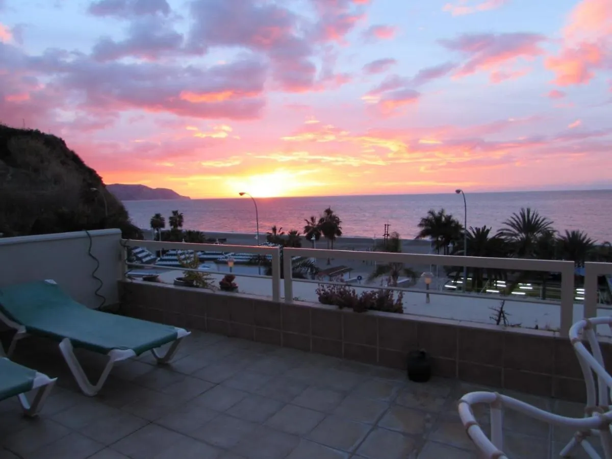 Apartamento Nerja 1ª linea de Playa de Burriana , terraza grande al mar